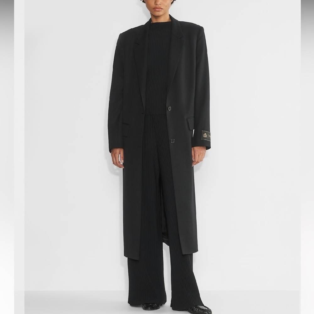 Aritzia Babaton Advocate Blouse Black - Picture 12 of 13